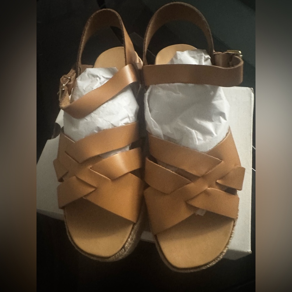 ALDO’s Women's Tan Sandals  *NEW*